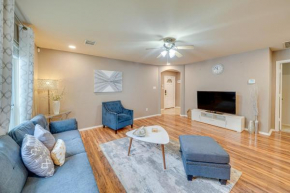 Stylish Family Home 3 Mi to SeaWorld San Antonio!